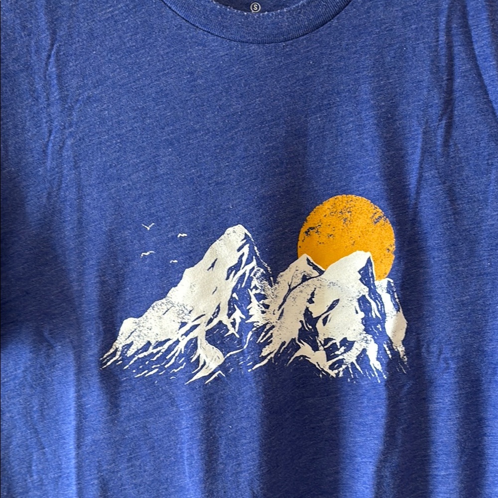 J. Crew Men's Blue Graphic T-Shirt
